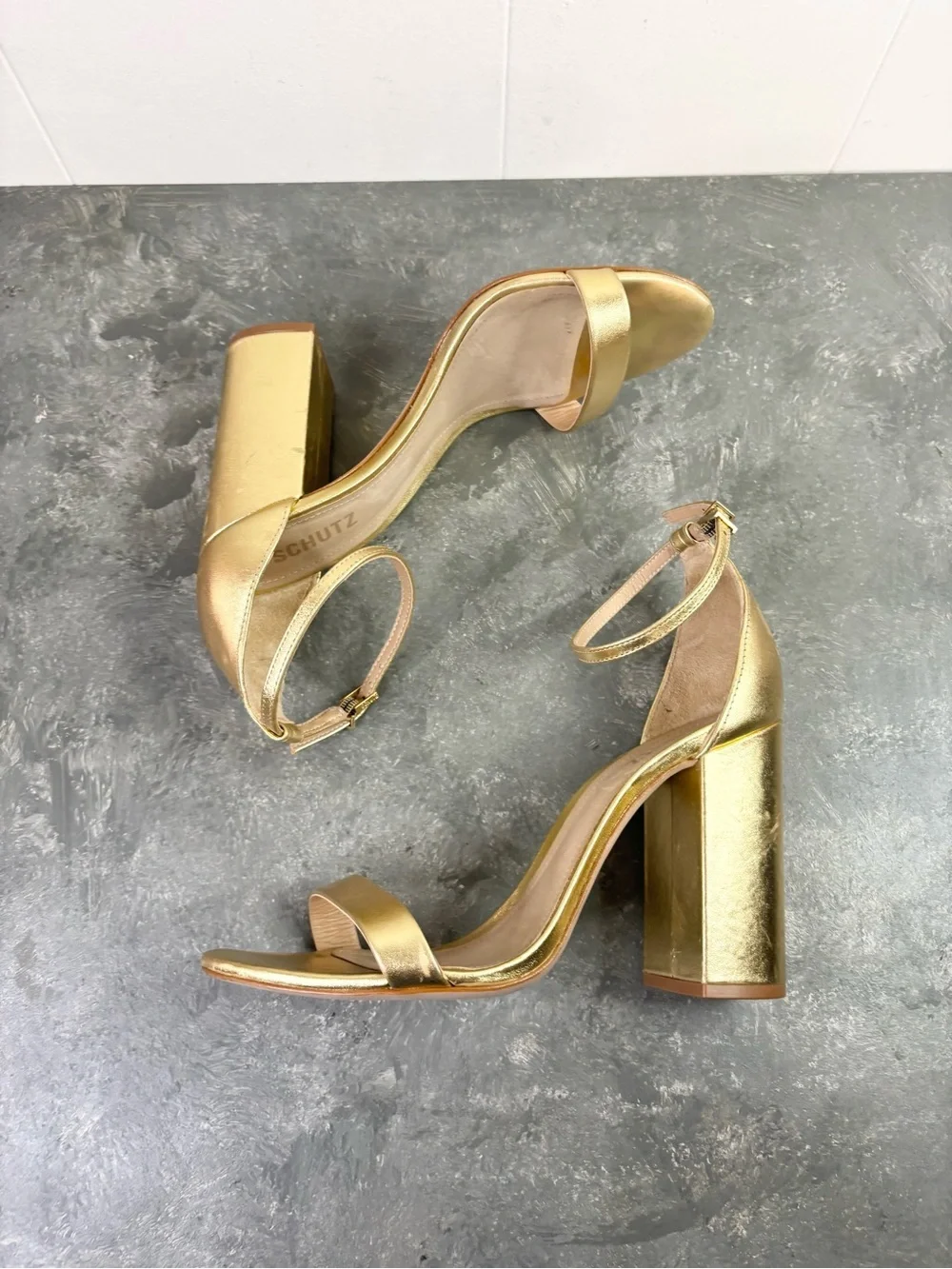 Schutz Cadey Lee gold block sandals heels metallic leather ankle strap size 9.5
